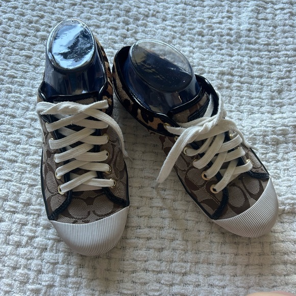 Coach 7.5 Signature C Zorra sneakers with cheetah trim. Really good shape. - Picture 3 of 12